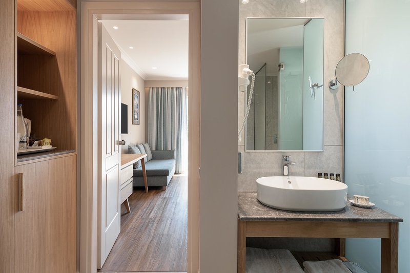 Pilot Beach Resort 22