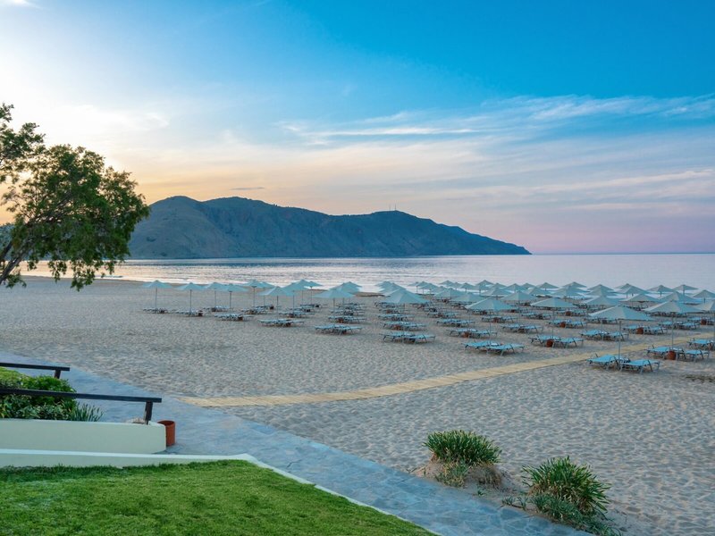 Pilot Beach Resort 11