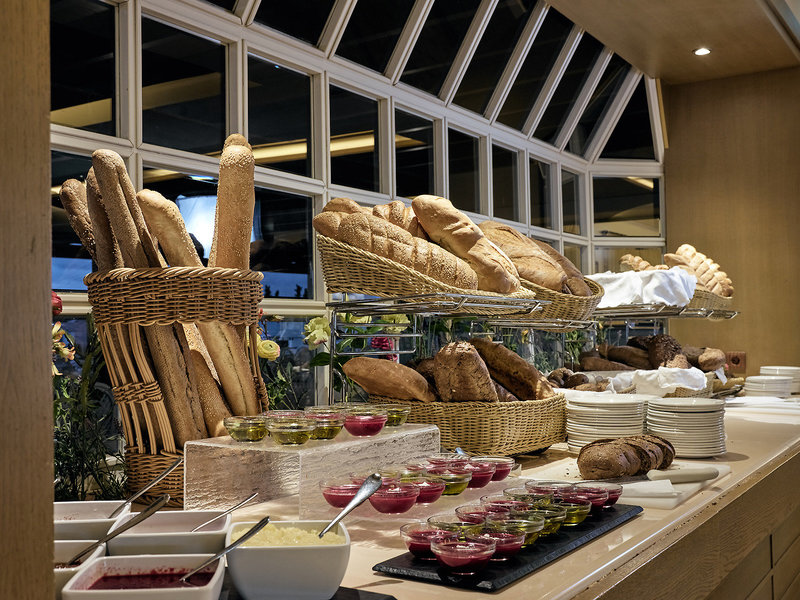 Pilot Beach Resort 33