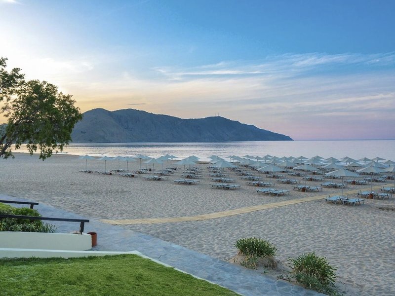 Pilot Beach Resort 10