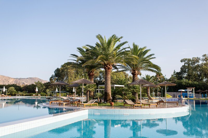 Pilot Beach Resort 33