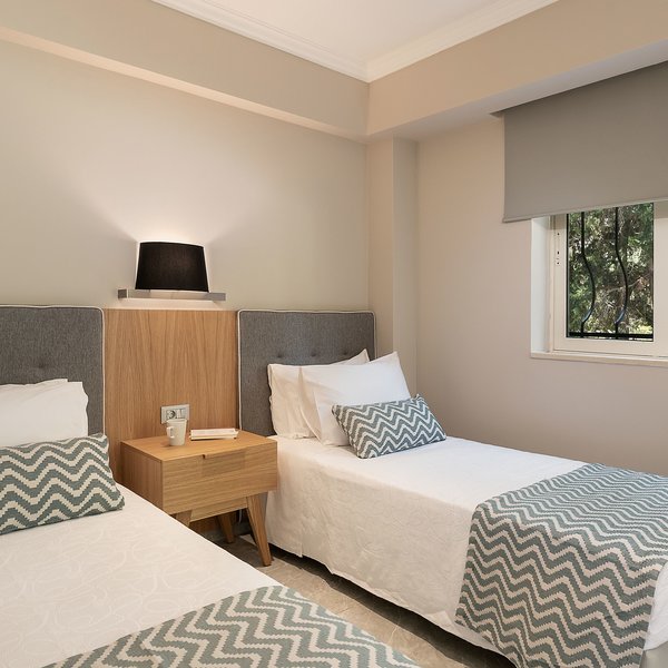 Pilot Beach Resort 88