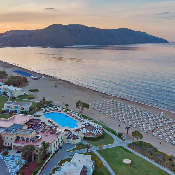 Pilot Beach Resort 92