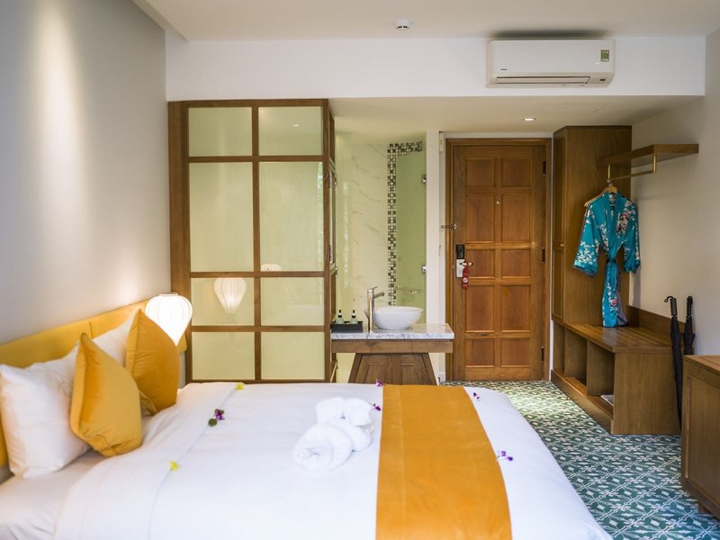 Vinh Hung Old Town Hotel 11