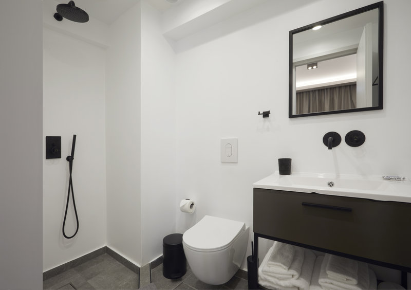 The Artist Athens 11