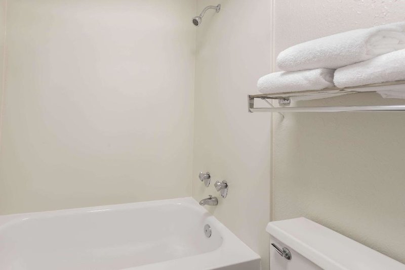 Baymont by Wyndham Greenville Woodruff Road
