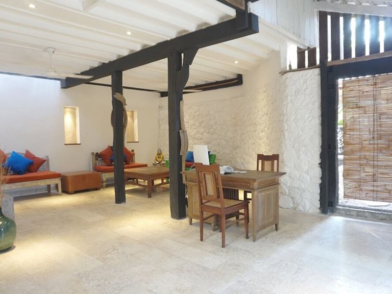 Amed Lodge 32