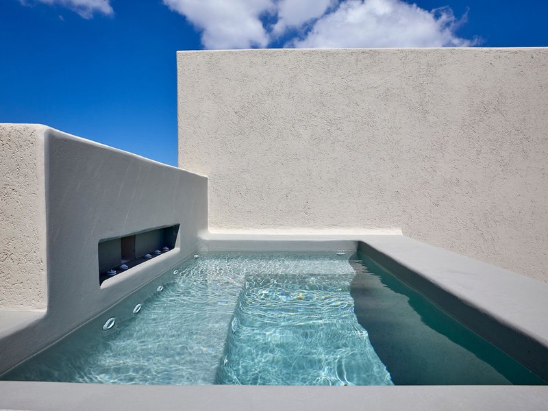 Aeon Suites 20