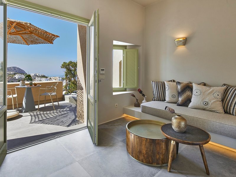 Aeon Suites 44