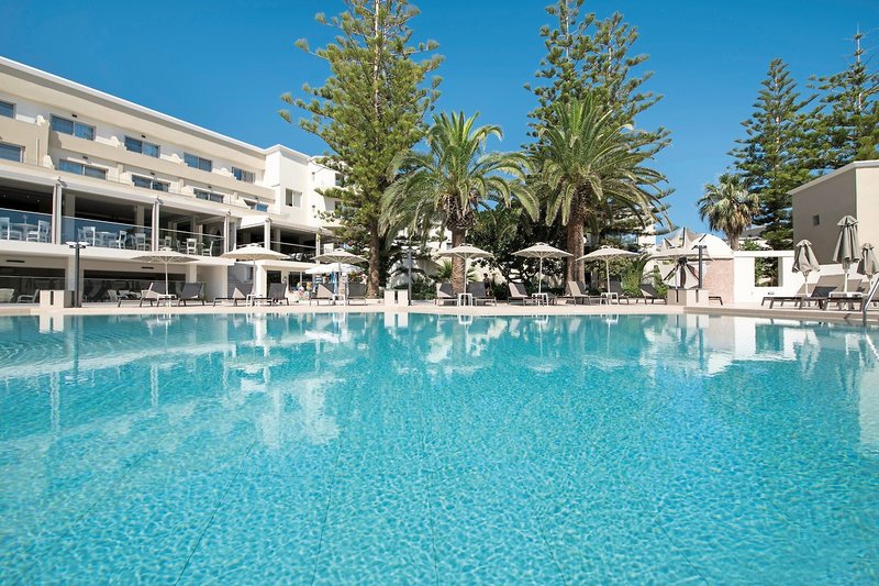 Vantaris Beach 8 - Outdoor Pool