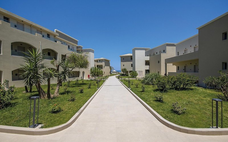 Vantaris Luxury Beach Resort 9