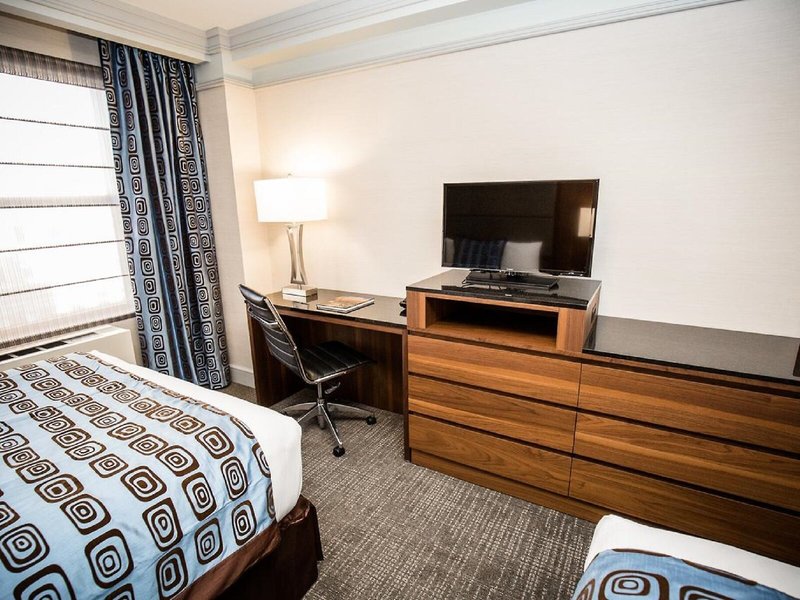 The Belvedere Hotel 21