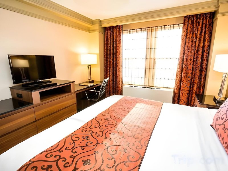 The Belvedere Hotel 30