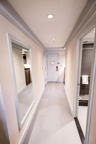 The Belvedere Hotel 32