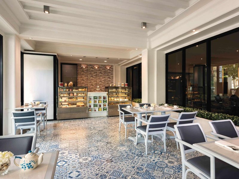 Mövenpick Suriwongse Hotel  12