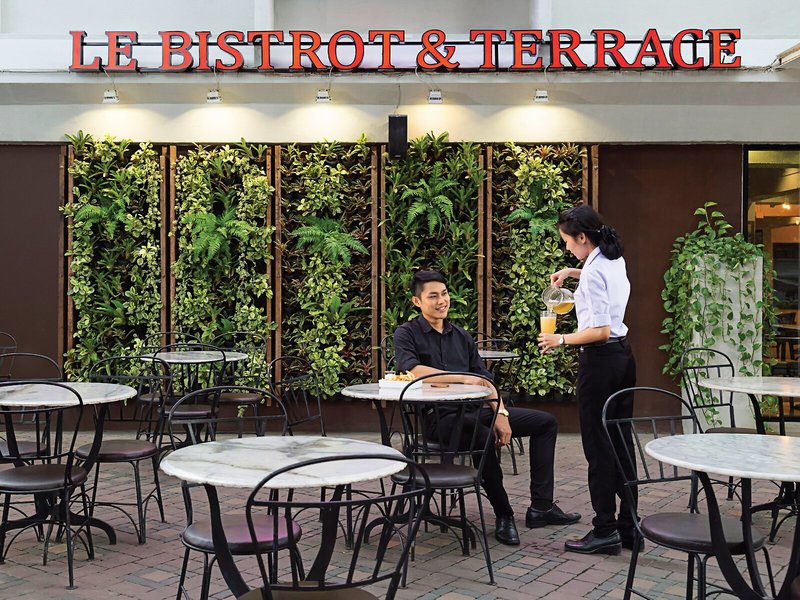 Mövenpick Suriwongse Hotel  13