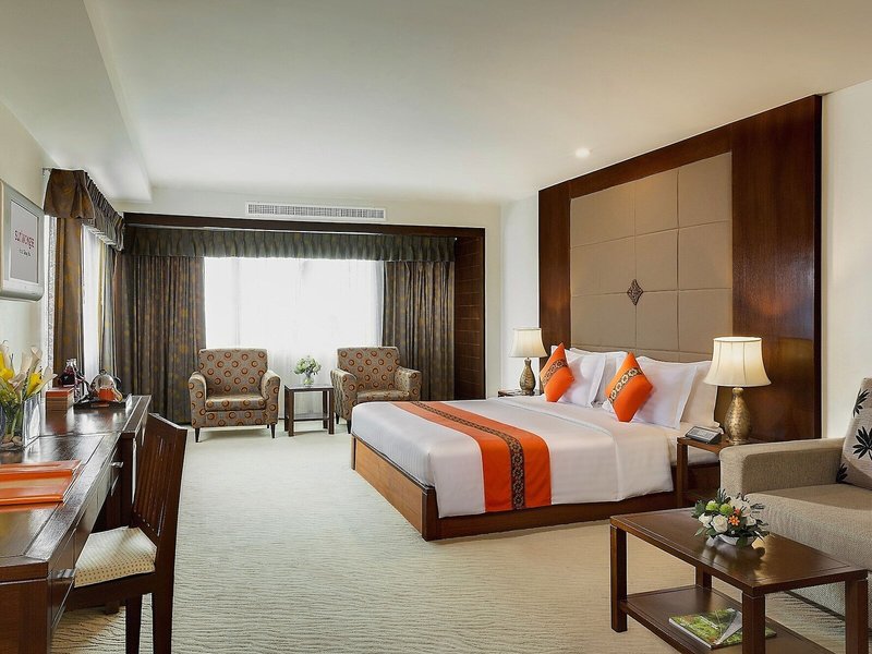 Mövenpick Suriwongse Hotel  24