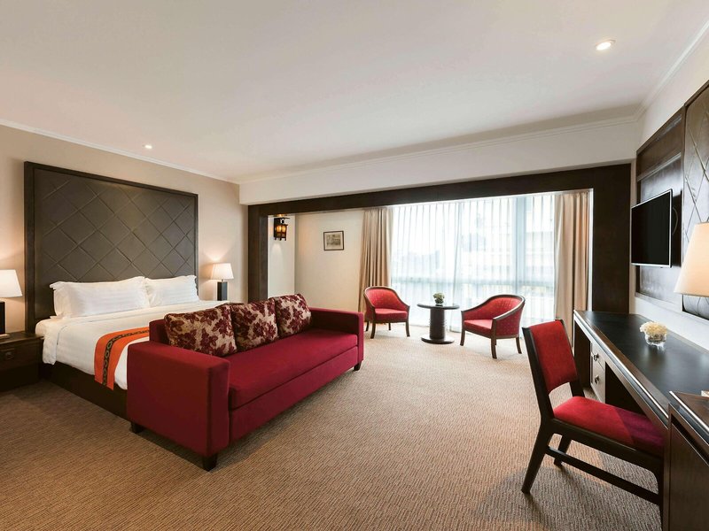 Mövenpick Suriwongse Hotel  28