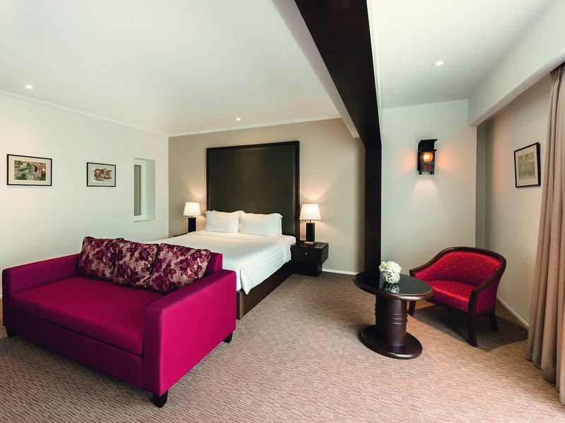 Mövenpick Suriwongse Hotel  38