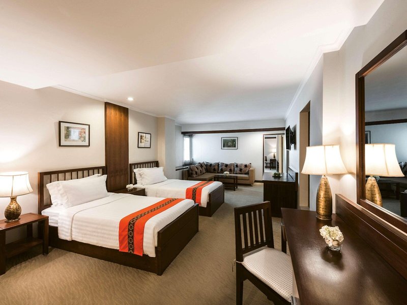 Mövenpick Suriwongse Hotel  44