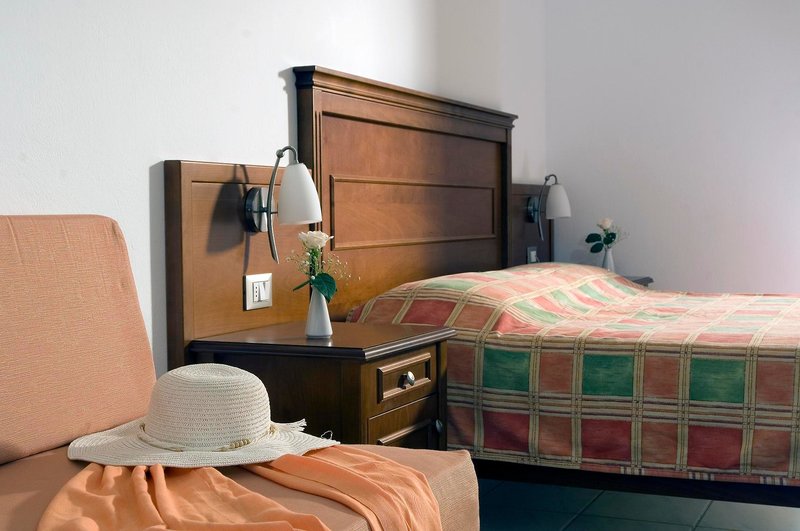 Vardis Olive Garden 23