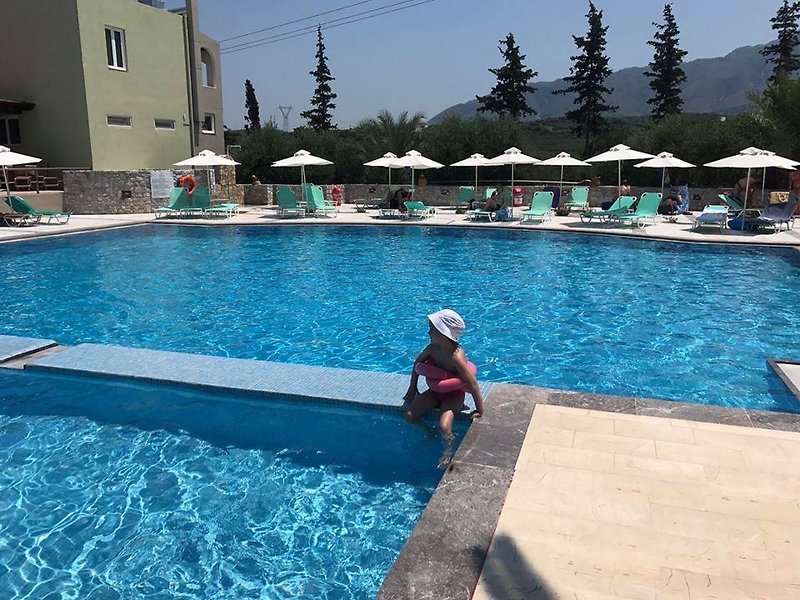 Vardis Olive Garden 35