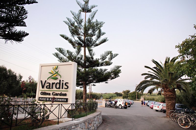 Vardis Olive Garden 40