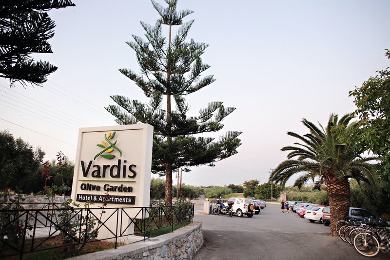 Vardis Olive Garden 10
