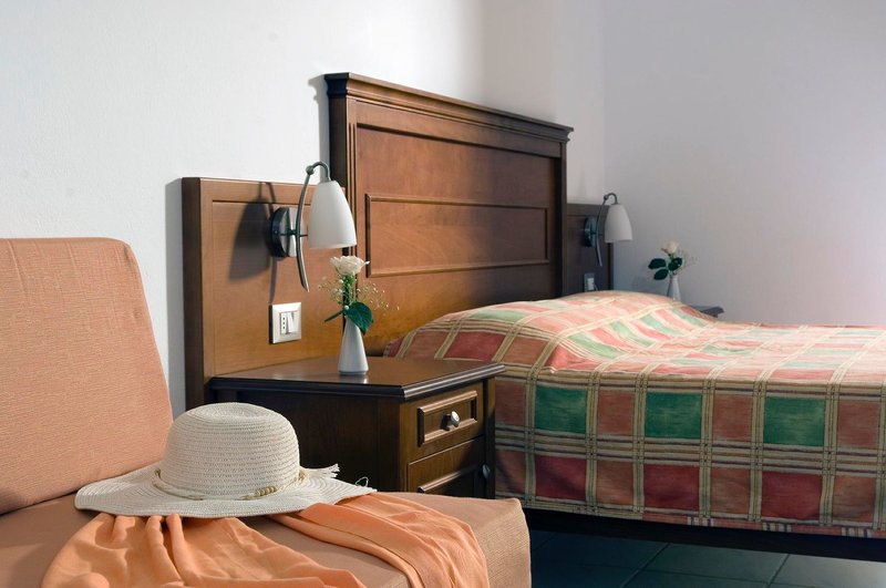 Vardis Olive Garden 16