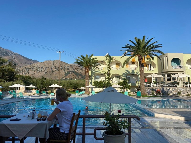 Vardis Olive Garden 16