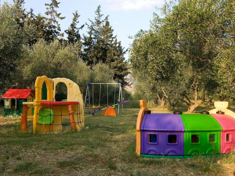 Vardis Olive Garden 21