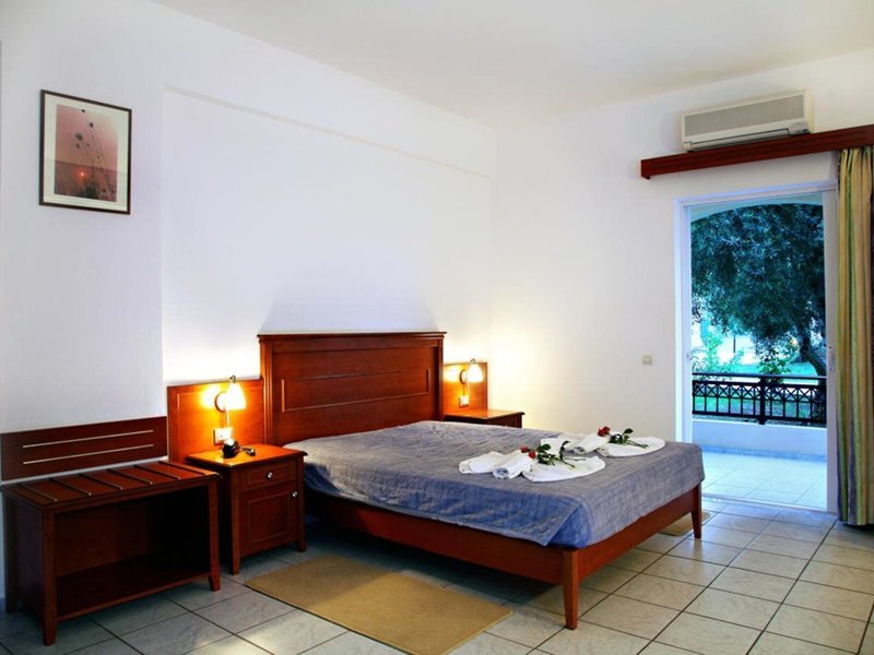 Vardis Olive Garden 23