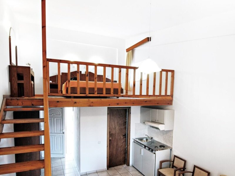 Vardis Olive Garden 24