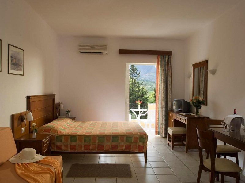 Vardis Olive Garden 25