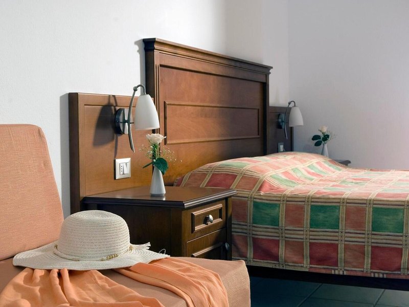 Vardis Olive Garden 26