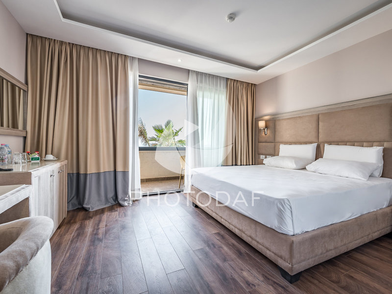 Royal G Hotel & Spa 2 - Room Example