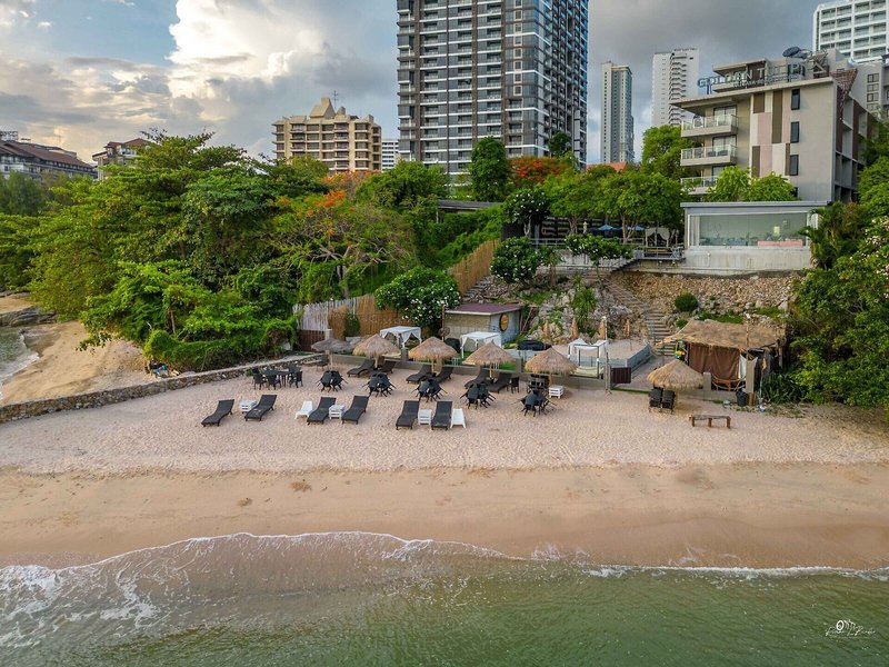 Golden Tulip Pattaya Beach Resort 8