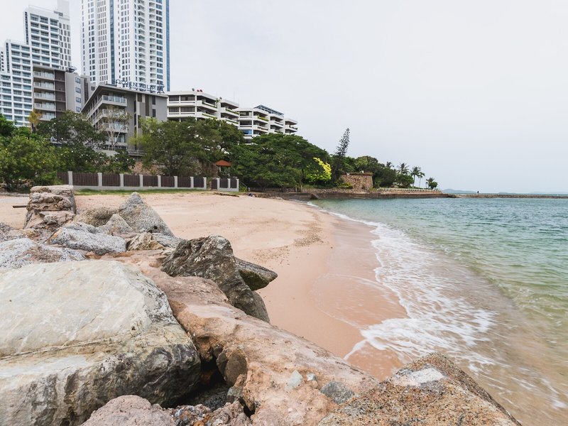 Golden Tulip Pattaya Beach Resort 9