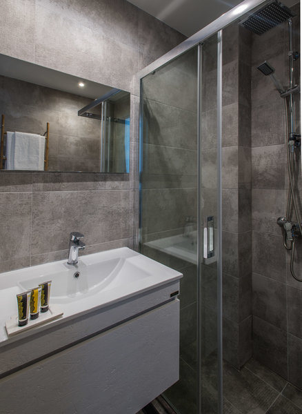 SpotApart Residences 10