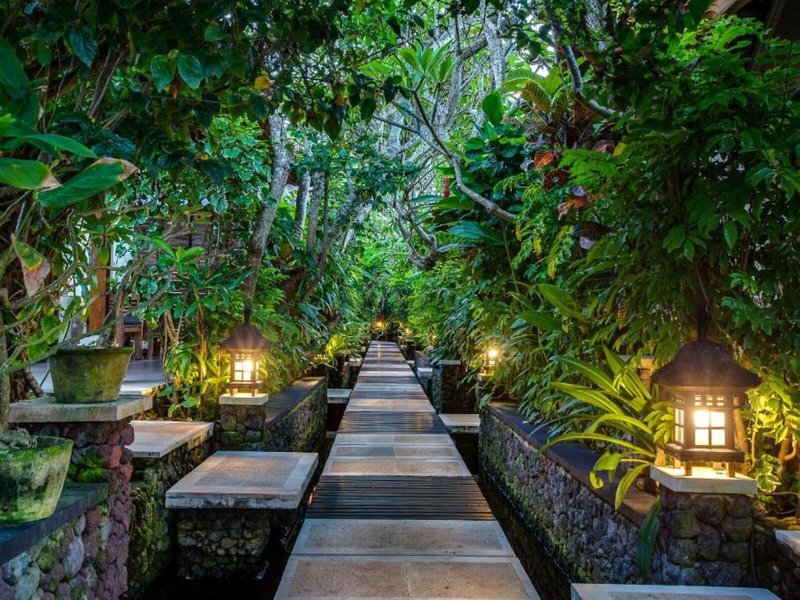 Alam Candi Dive Resort 1