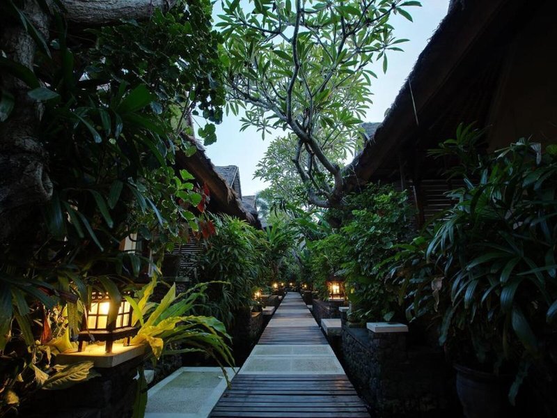 Alam Candi Dive Resort 4