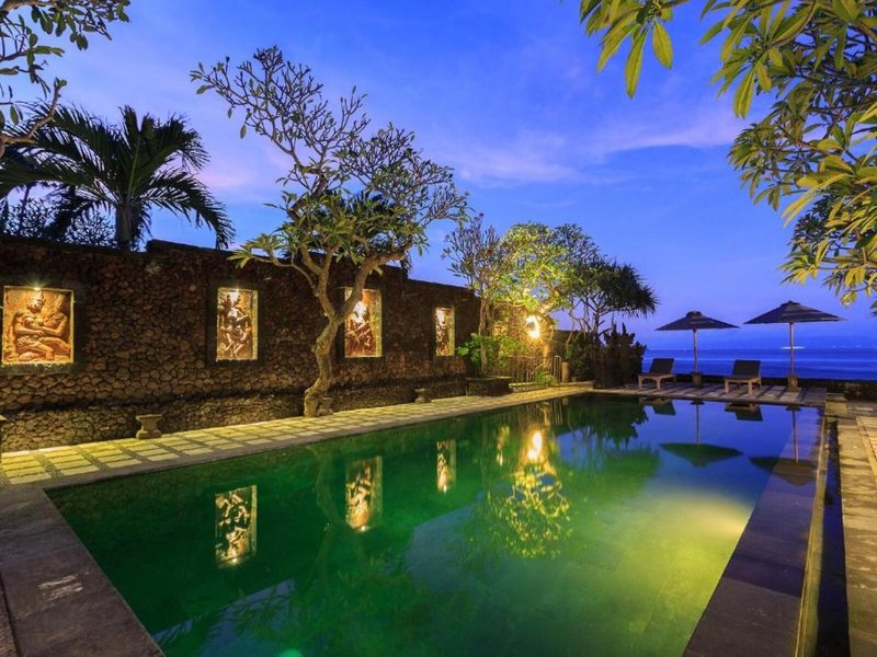 Alam Candi Dive Resort 10