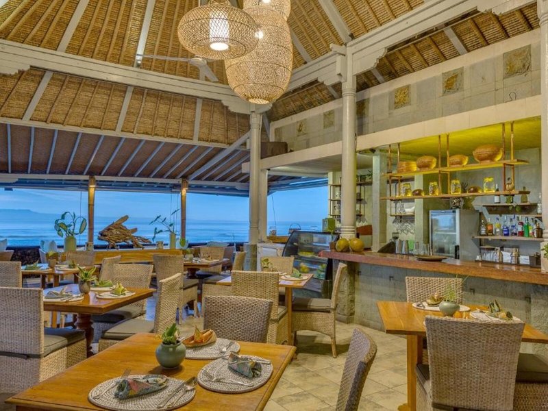 Alam Candi Dive Resort 14