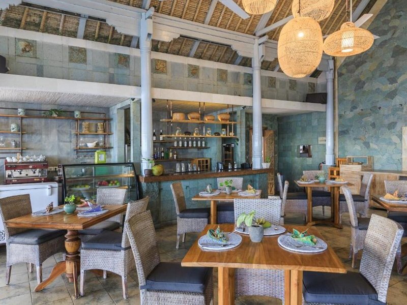 Alam Candi Dive Resort 15