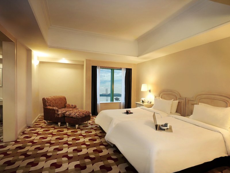 Berjaya Waterfront Hotel 2