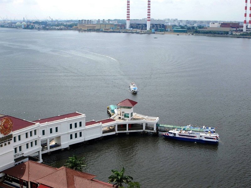 Berjaya Waterfront Hotel 3