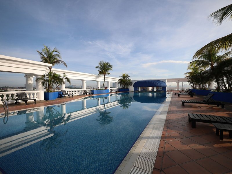 Berjaya Waterfront Hotel 4
