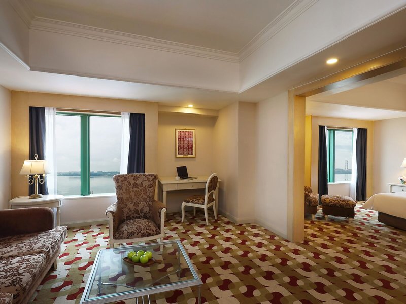Berjaya Waterfront Hotel 25
