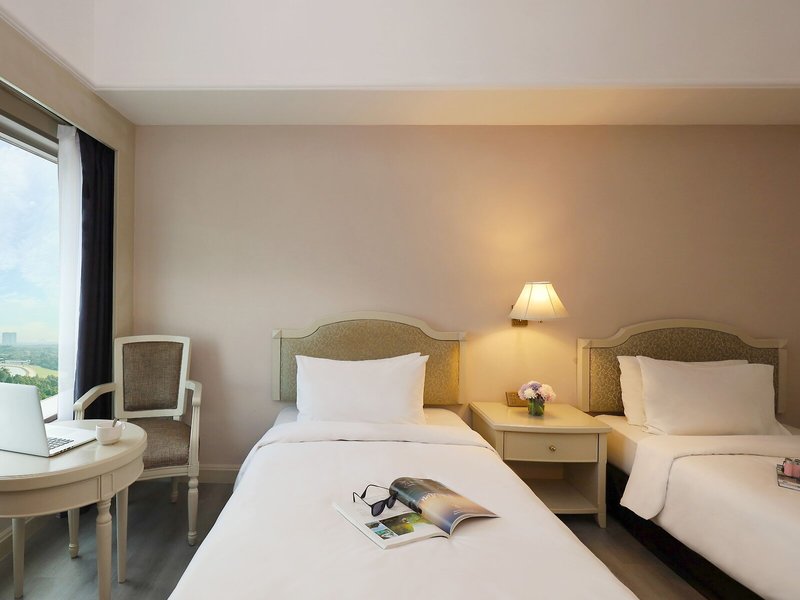 Berjaya Waterfront Hotel 31