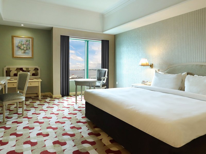 Berjaya Waterfront Hotel 41